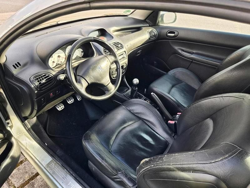 Gebraucht Peugeot 206 CC 109 PS (80 kW) 2002 Cabrio