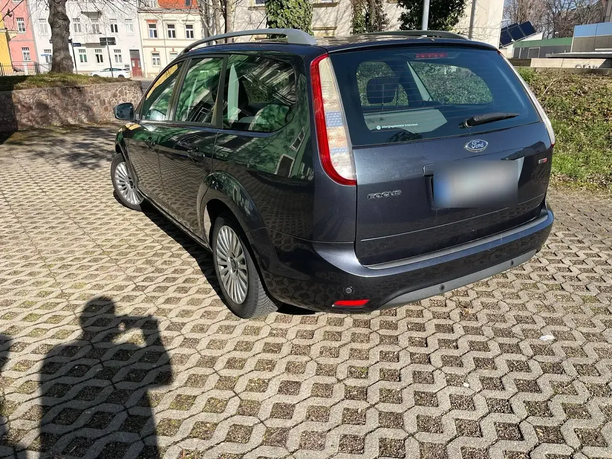 Gebraucht Ford Focus 2011 Grau Kombi