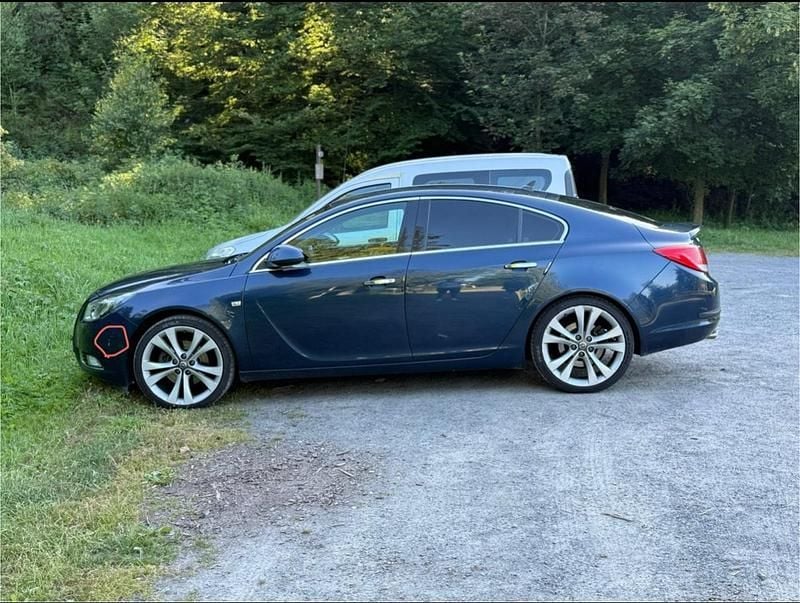 Blau Gebraucht 2010 Opel Insignia Limousine | 7.000 € (Teuer) - Bild 1/4