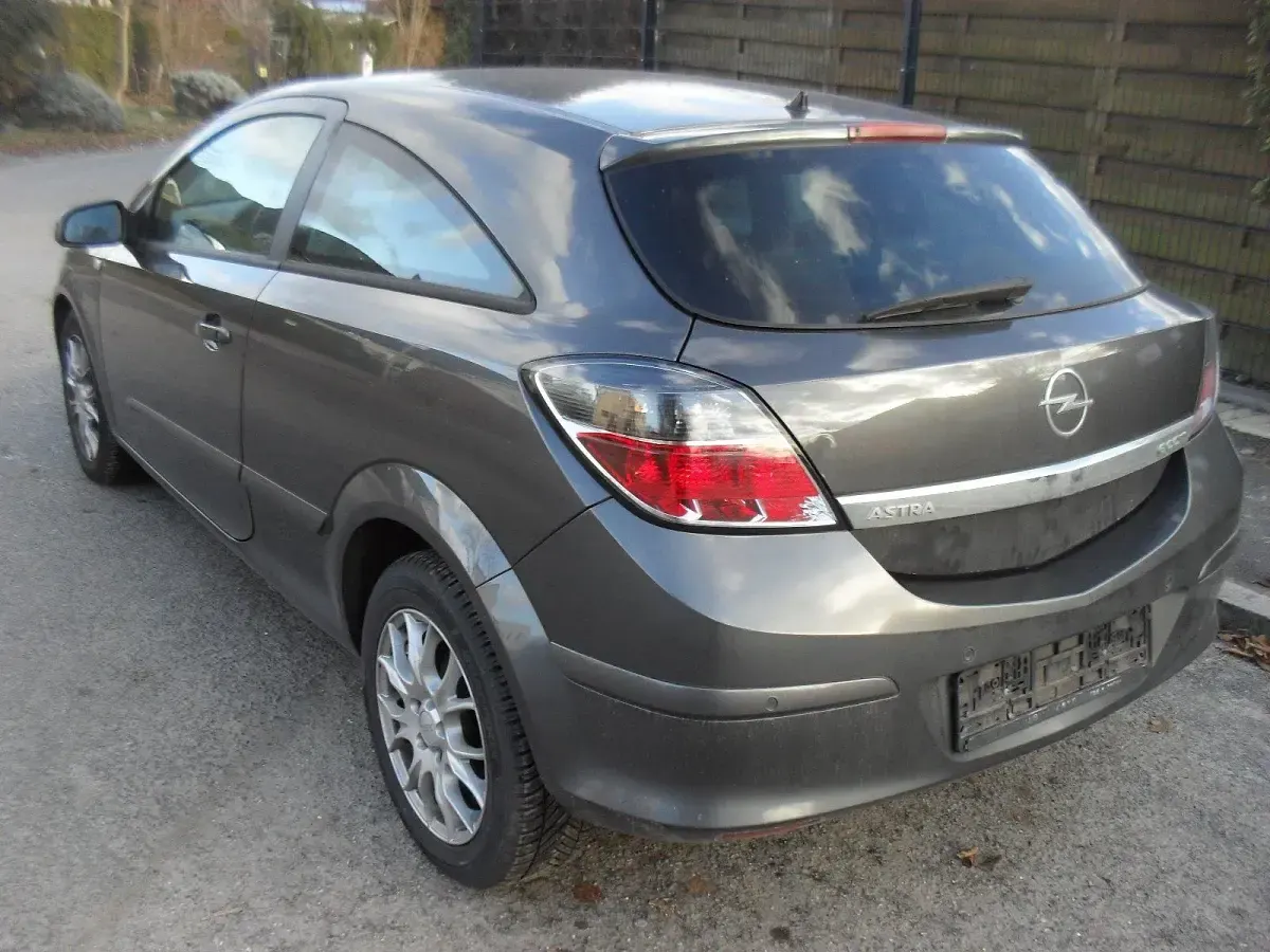 Gebraucht Opel Astra Eco 90 PS (66 kW) 2009 Grau Limousine
