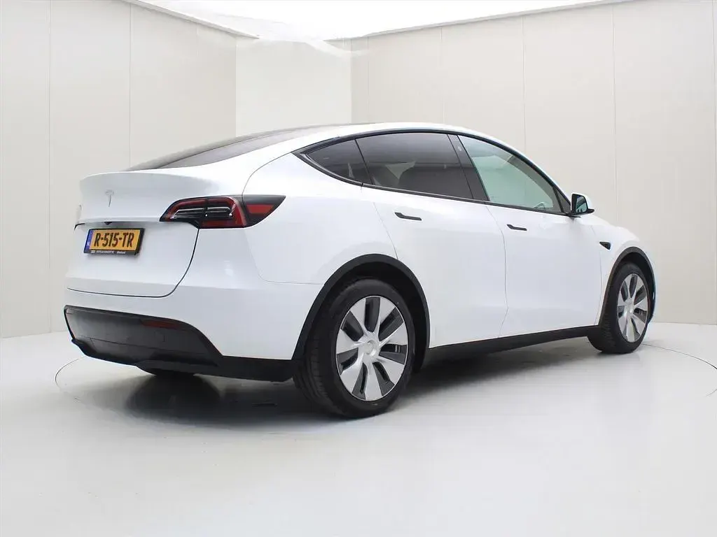 Gebraucht Tesla Model Y Standard Range 250 kW (341 PS) 2022 Weiß SUV