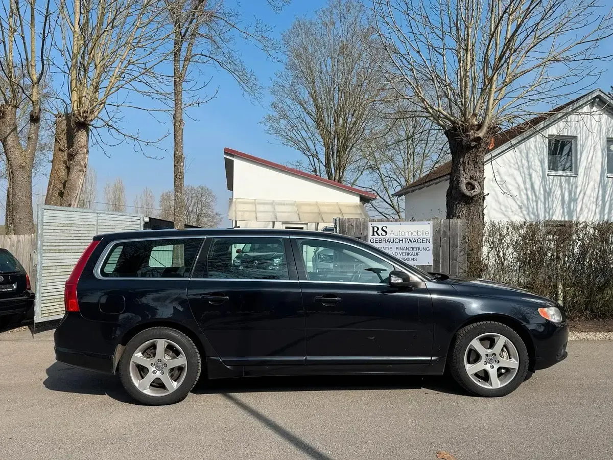Gebraucht Volvo V70 Summum 185 PS (136 kW) 2008 Schwarz Kombi
