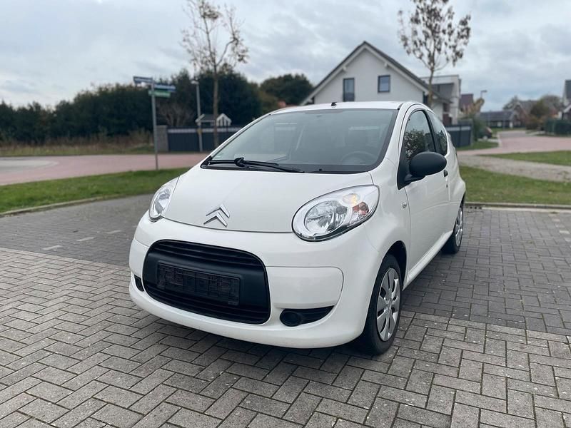 Weiß Gebraucht 2010 Citroën C1 Kleinwagen | 2.400 € (Fairer Preis) - Bild 1/4