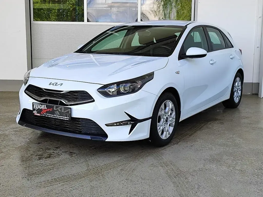 Usado Kia Ceed Play 160 CV (117 kW) 2023 Blanco Utilitario