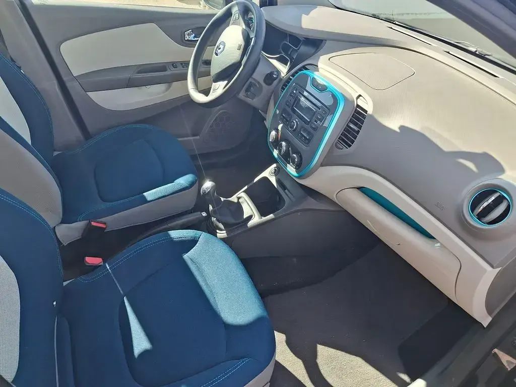 Używany Renault Captur Expression 90 KM (66 kW) 2015 Czarny SUV