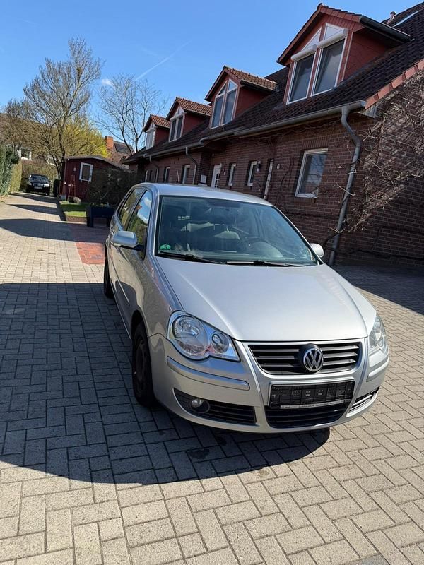 Gebraucht VW Polo 63 PS (46 kW) 2006 Silber Kleinwagen