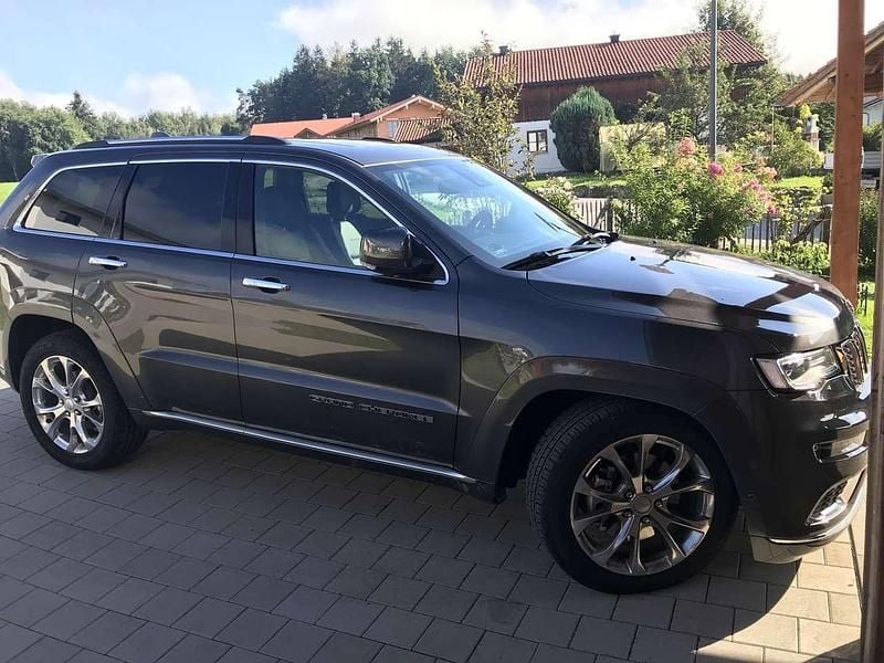 Gebraucht Jeep Grand Cherokee 250 PS (183 kW) 2020 Grau SUV