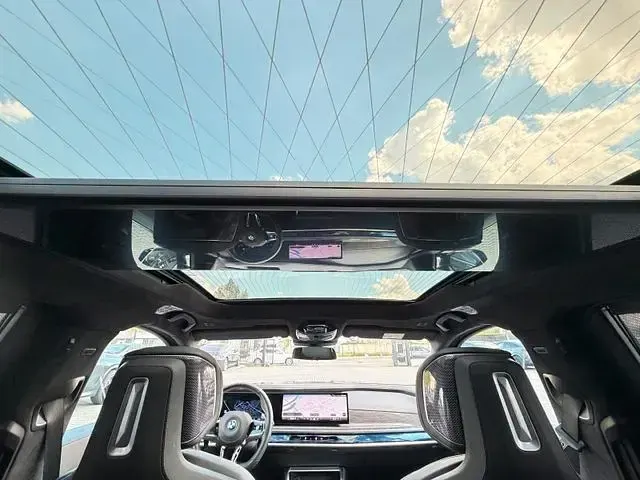 Gebraucht BMW M760e Performance 571 PS (419 kW) 2024 Grau Limousine