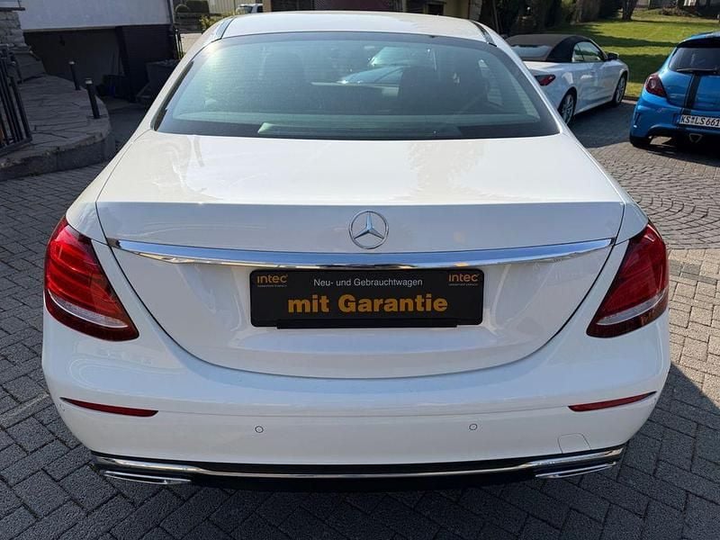 Gebraucht Mercedes E200 150 PS (110 kW) 2017 Weiß Limousine