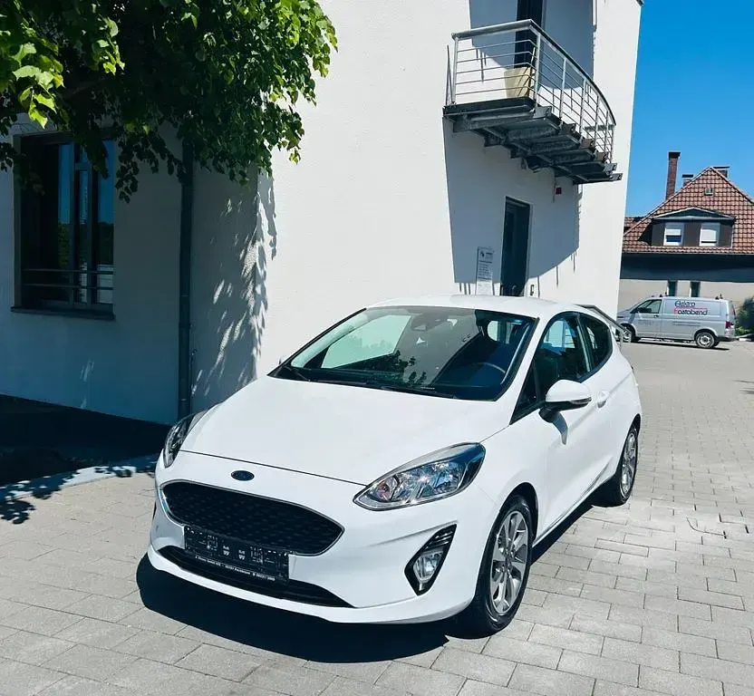 Gebraucht Ford Fiesta Cool & Connect 101 PS (74 kW) 2020 Weiß Kleinwagen