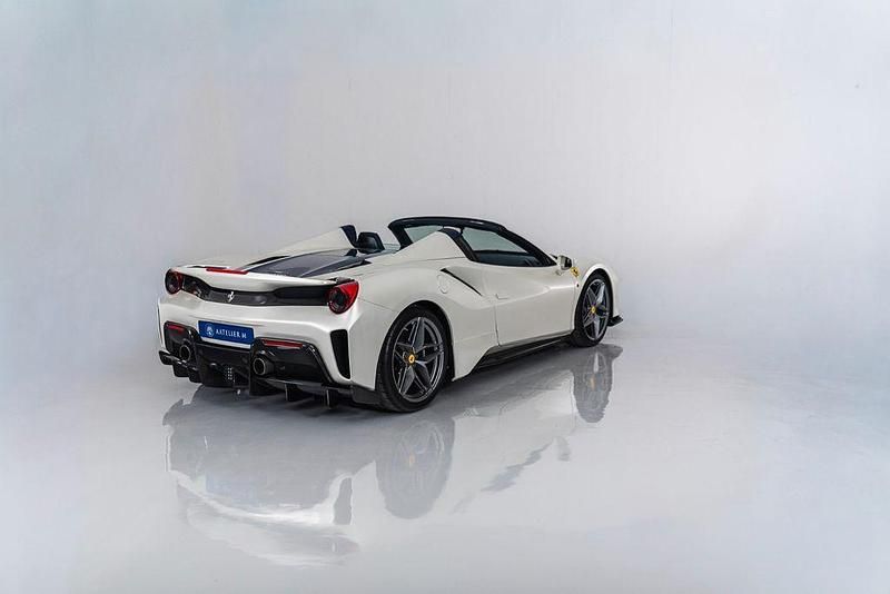 Second-hand Ferrari 488 721 CP (530 kW) 2020 Alb Cabrio