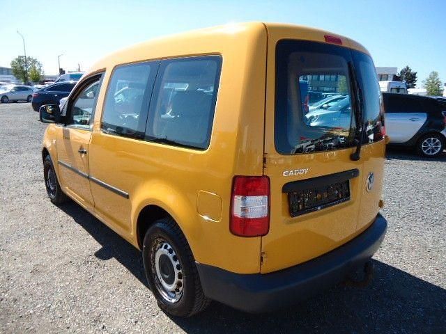 Second-hand VW Caddy 75 CP (55 kW) 2009 Galben Monovolum
