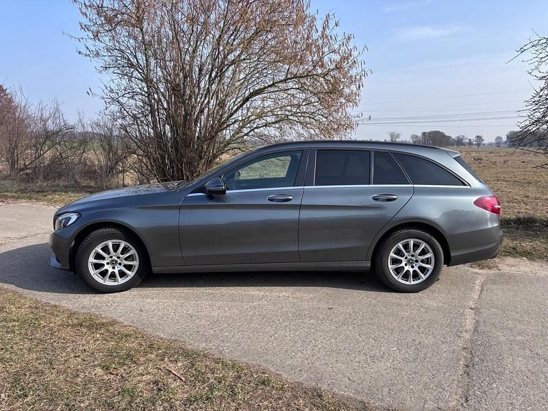 Gebraucht Mercedes C180 116 PS (85 kW) 2017 Silber Kombi