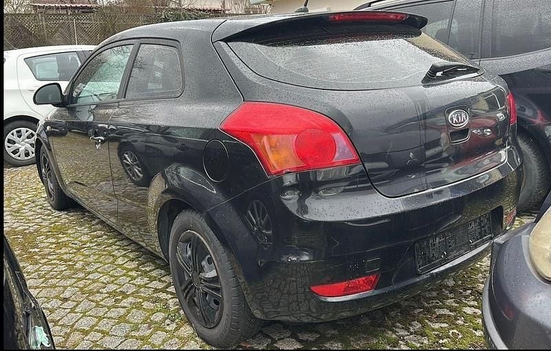 Gebraucht Kia Ceed LX 109 PS (80 kW) 2009 Schwarz Kleinwagen