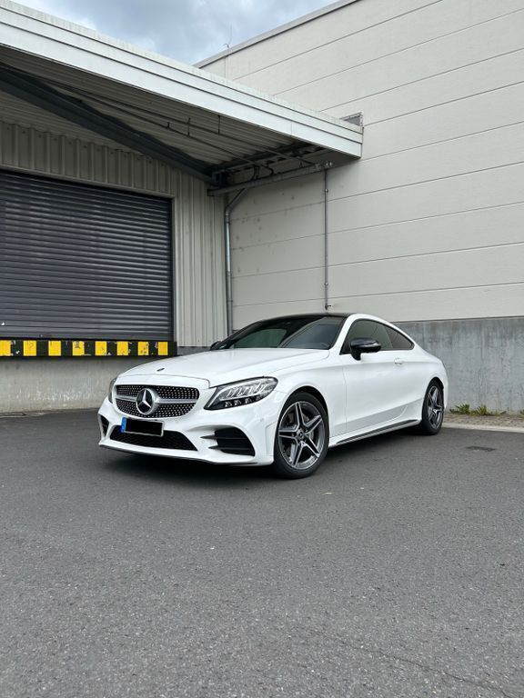 Weiß Gebraucht 2018 Mercedes C200 Coupé | 27.999 € (Etwas zu teuer) - Bild 1/4