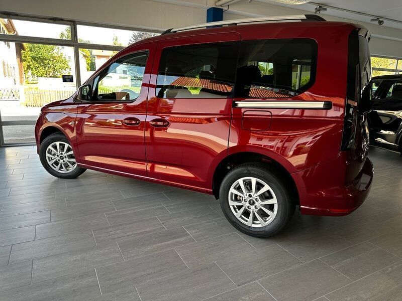 Gebraucht Ford Tourneo Connect Titanium 122 PS (89 kW) 2022 Rot Van / Kleinbus