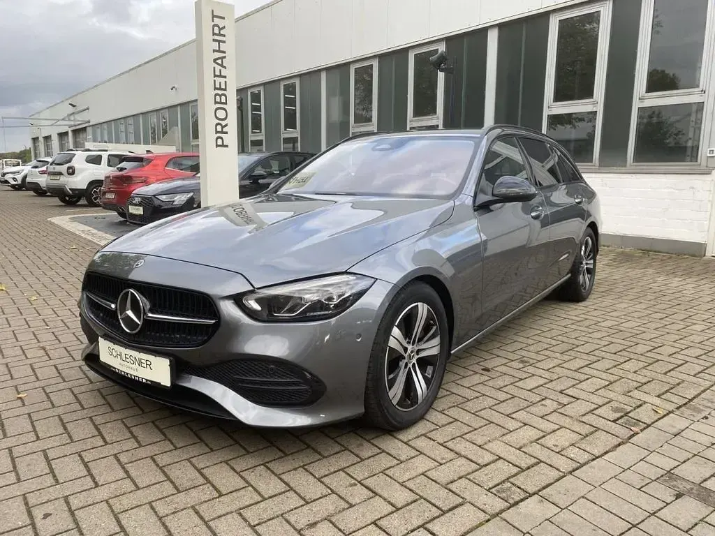 Gebraucht Mercedes 200 Avantgarde 163 PS (119 kW) 2023 Grau Kombi