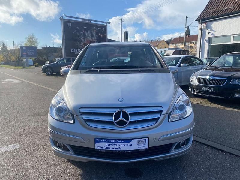 Gebraucht Mercedes B180 109 PS (80 kW) 2006 Silber Van / Kleinbus