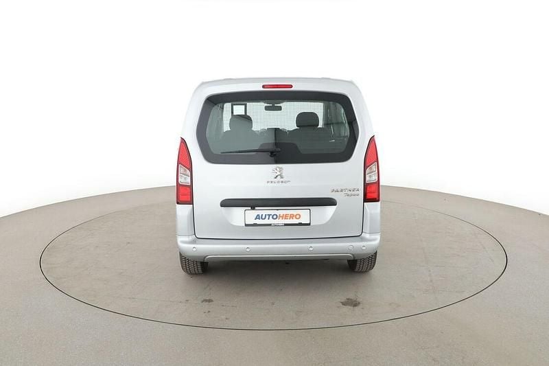 Gebraucht Peugeot Partner Active 99 PS (72 kW) 2018 Silber Van / Kleinbus