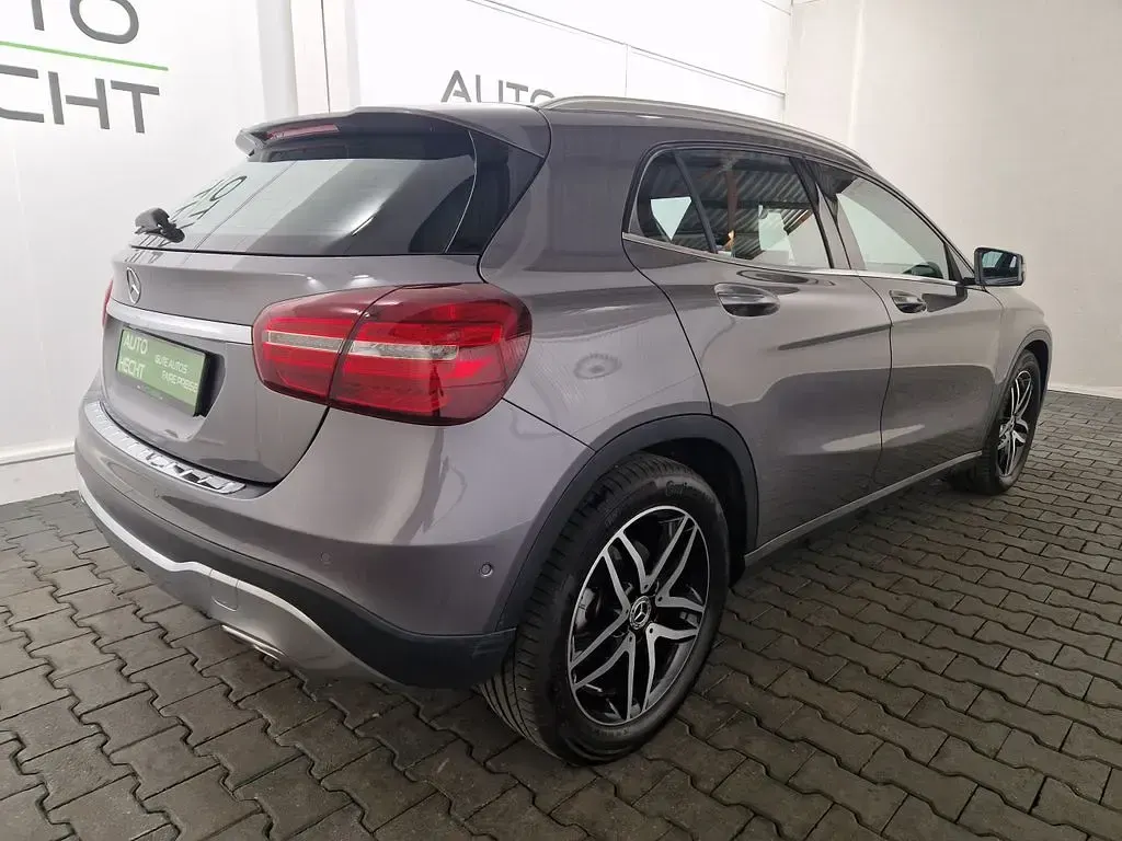 Usata Mercedes GLA200 156 CV (114 kW) 2020 Grigio SUV