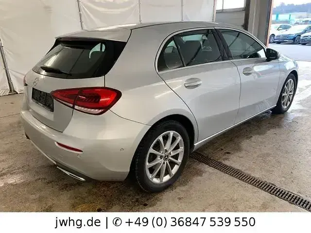 Gebraucht Mercedes A200 Progressive 150 PS (110 kW) 2020 Silber Limousine