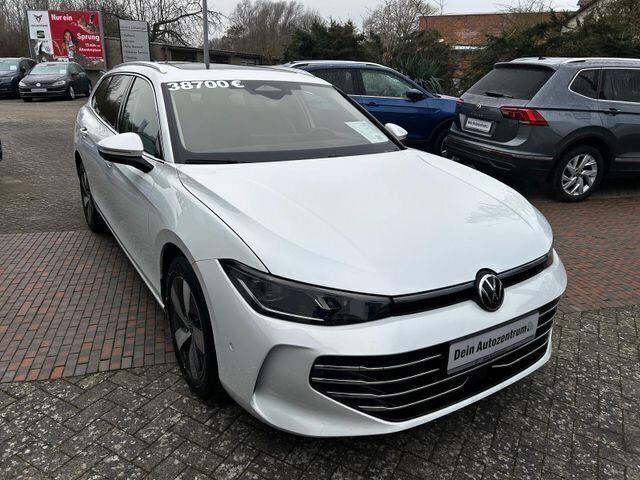Gebraucht VW Passat Elegance 150 PS (110 kW) 2024 Weiß Kombi