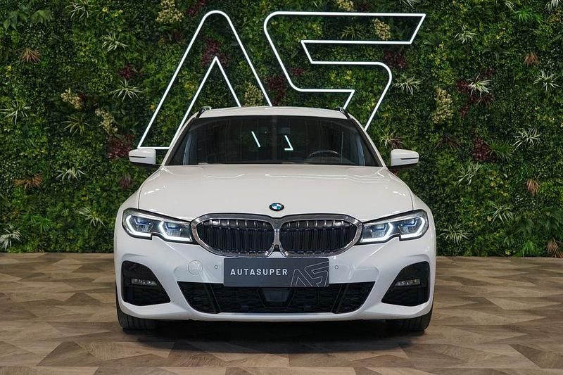 Używany BMW 320 Performance 190 KM (139 kW) 2021 Biały Sedan/Limuzyna