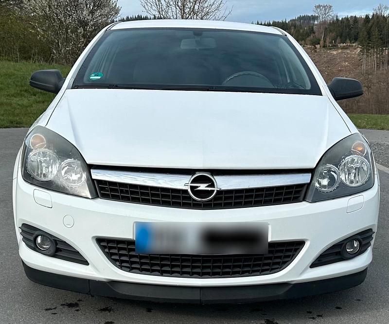 Gebraucht Opel Astra GTC 90 PS (66 kW) 2009 Weiß Coupé