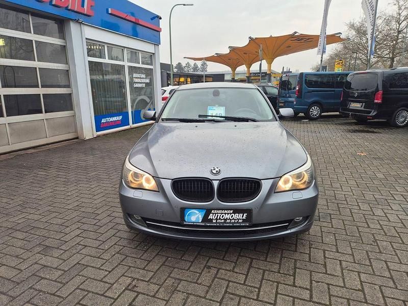 Gebraucht BMW 523 Advantage 190 PS (139 kW) 2008 Grau Limousine