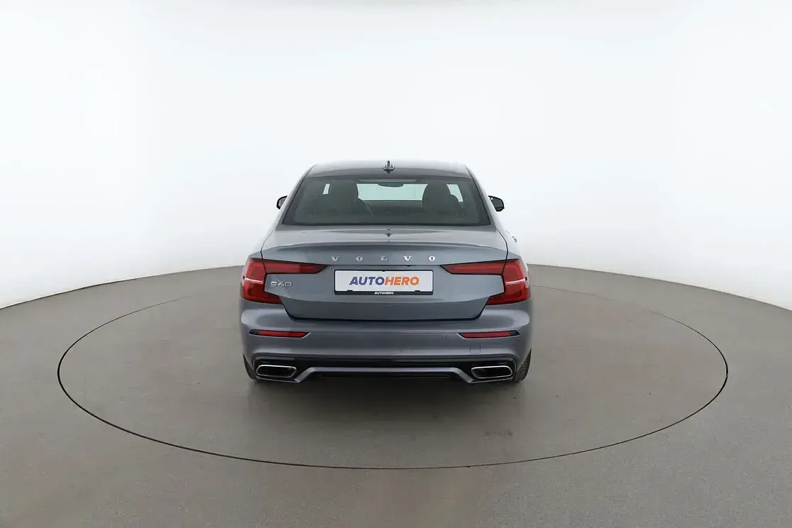 Gebraucht Volvo S60 R-Design 250 PS (183 kW) 2020 Grau Limousine