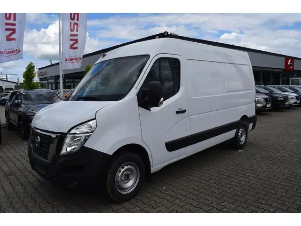 Gebraucht Nissan Interstar Acenta 110 PS (80 kW) 2024 Mineral white Van