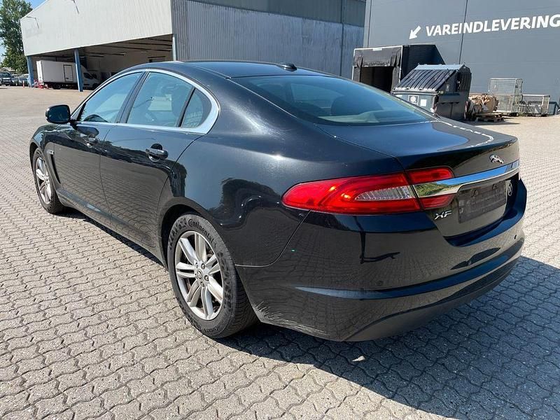 Second-hand Jaguar XF 190 CP (139 kW) 2012 Negru Berlinǎ