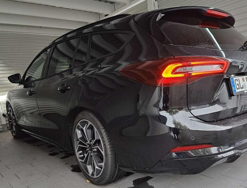 Gebraucht Ford Focus ST-Line X 155 PS (114 kW) 2025 Schwarz Kombi