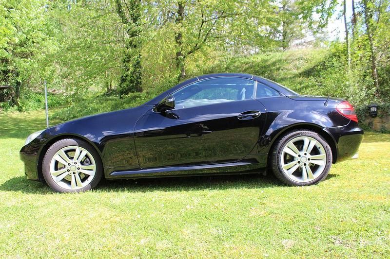 Gebraucht Mercedes SLK350 305 PS (224 kW) 2010 Schwarz Cabrio