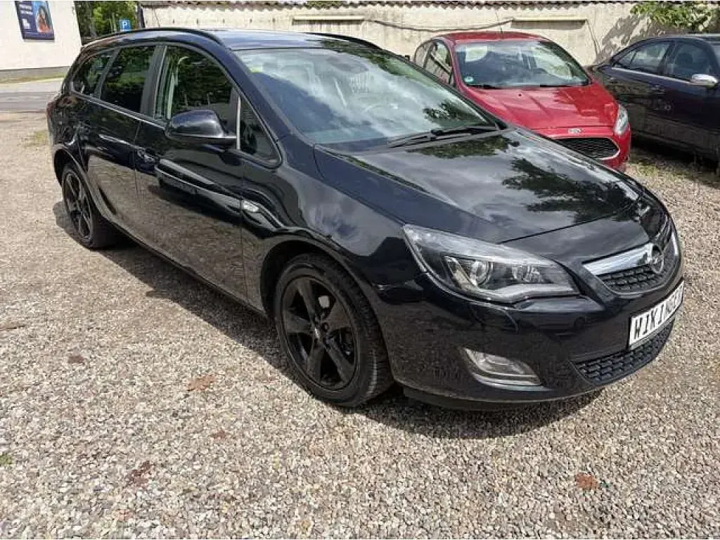 Gebraucht Opel Astra Design Edition 140 PS (102 kW) 2012 Karbonschw graphitschw midnigh (metallic) Kombi