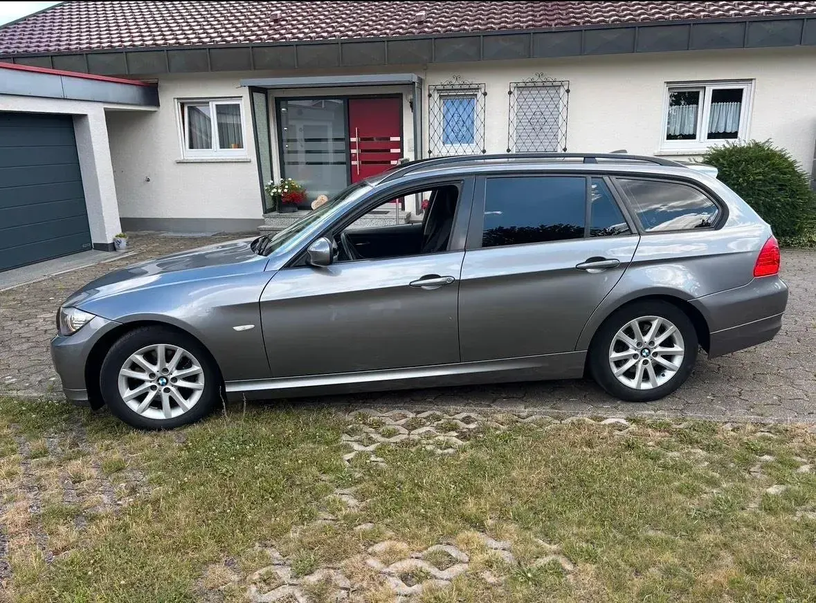 Używany BMW 320 170 KM (125 kW) 2009 Szary Kombi