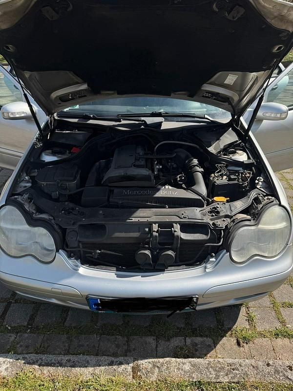 Gebraucht Mercedes C180 129 PS (94 kW) 2001 Silber Limousine