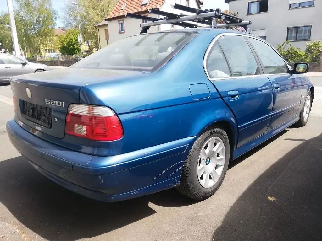 Second-hand BMW 520 170 CP (125 kW) 2003 Albastru Berlinǎ