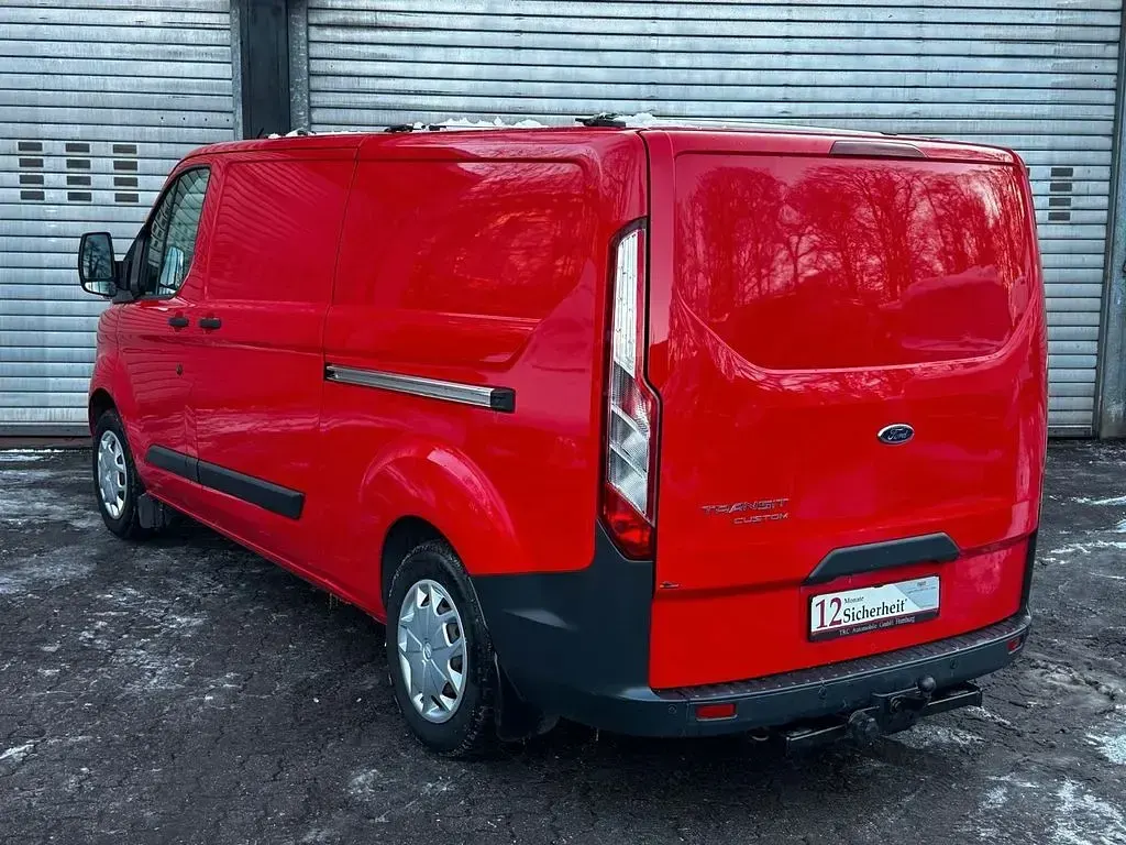 Second-hand Ford Transit Custom Trend 131 CP (96 kW) 2017 Roșu Monovolum
