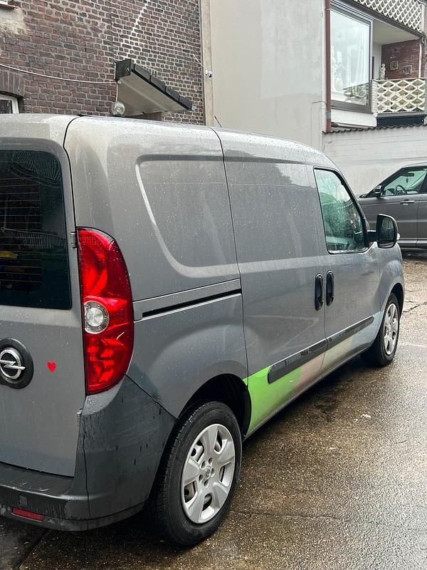 Gebraucht Opel Astra 2012 Grau Van / Kleinbus