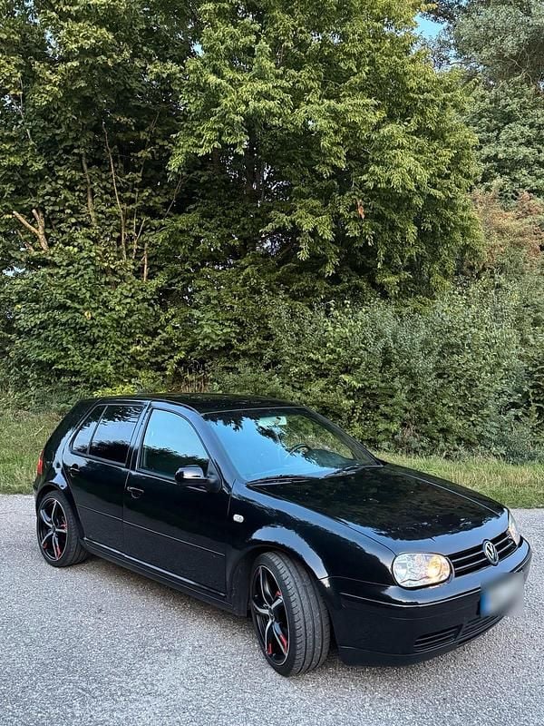 Gebraucht VW Golf IV 90 PS (66 kW) 2001 Schwarz Kleinwagen