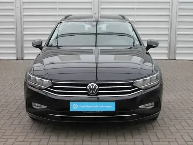 Gebraucht VW Passat Business 150 PS (110 kW) 2022 Schwarz Kombi