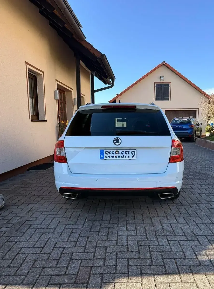 Gebraucht Skoda Octavia RS 230 PS (169 kW) 2016 Weiß Kleinwagen