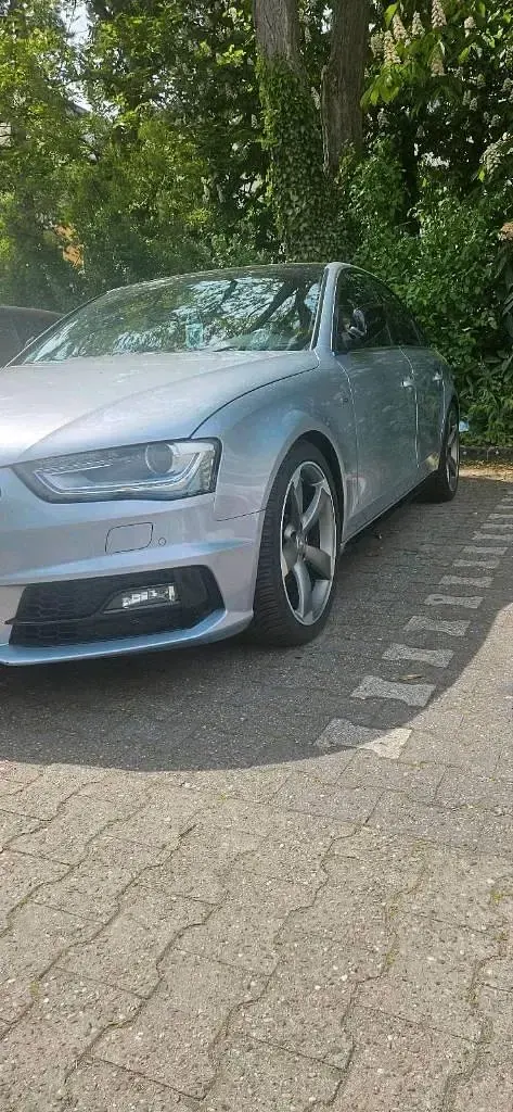 Używany Audi A4 190 KM (139 kW) 2015 Srebrny Sedan/Limuzyna