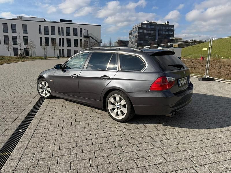 Gebraucht BMW 325 197 PS (144 kW) 2008 Grau Kombi