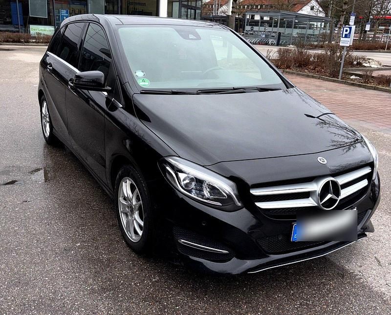 Gebraucht Mercedes B200 136 PS (100 kW) 2018 Schwarz Van / Kleinbus