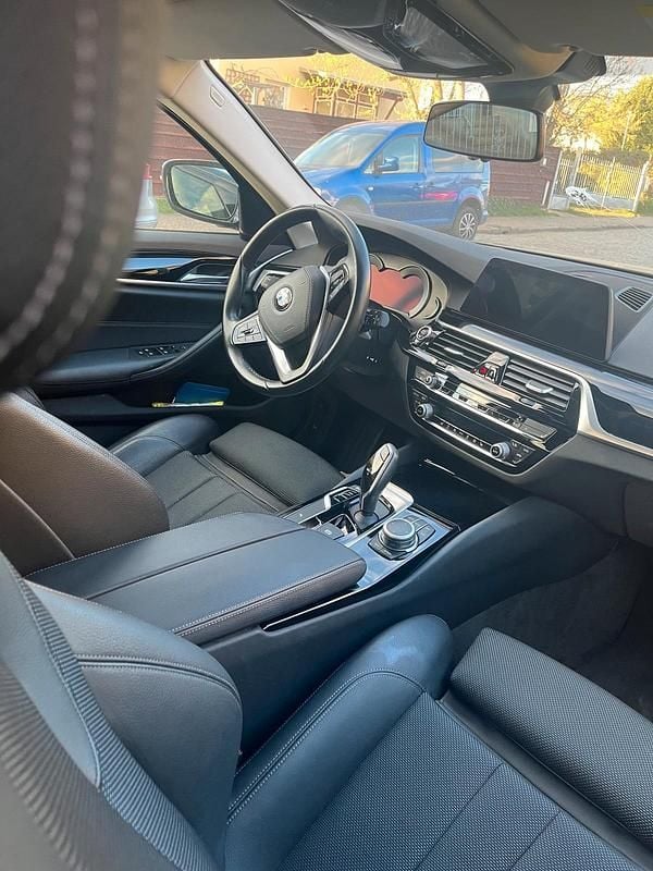 Gebraucht BMW 520 190 PS (139 kW) 2019 Schwarz Kombi