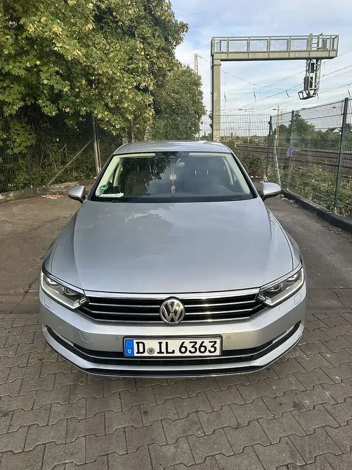Gebraucht VW Passat Comfortline 190 PS (139 kW) 2016 Limousine