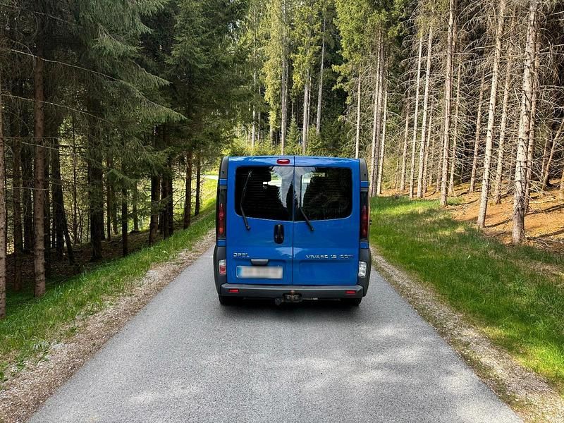 Second-hand Opel Vivaro 101 CP (74 kW) 2005 Monovolum