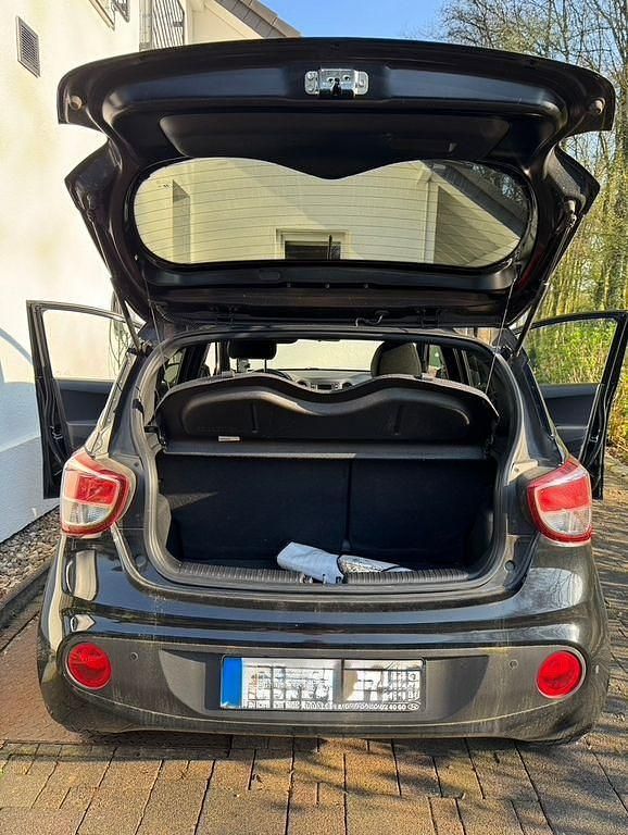 Gebraucht Hyundai i10 Passion Plus 67 PS (49 kW) 2018 Schwarz Kleinwagen